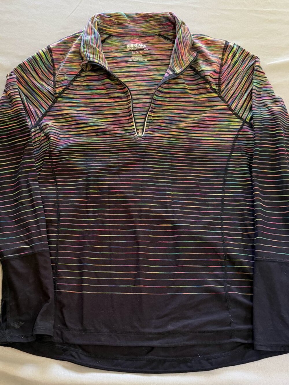 Kirkland Signature Women's Long Sleeve Athletic Top Multicolored Large (Flaw)